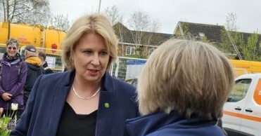 Katherine talking to a woman